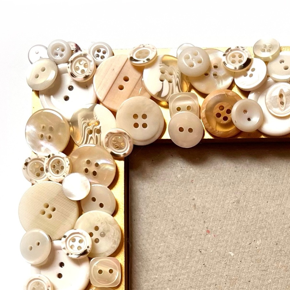 Vintage Button Frame - Picture 5 of 8
